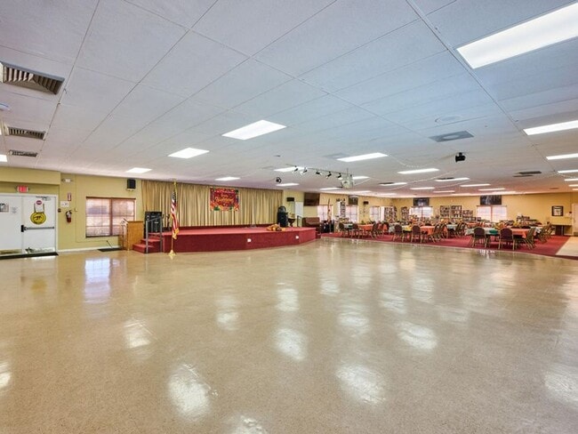 Building Photo - Large 2 Bedroom/2 Bath PALM HARBOR Manufactured Home in Cambridge 55+ Community In Hobe Sound Flo...