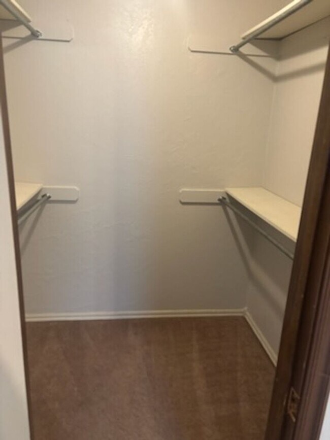 Building Photo - 2 Bed, 2 Bath Duplex in Mountain View Area