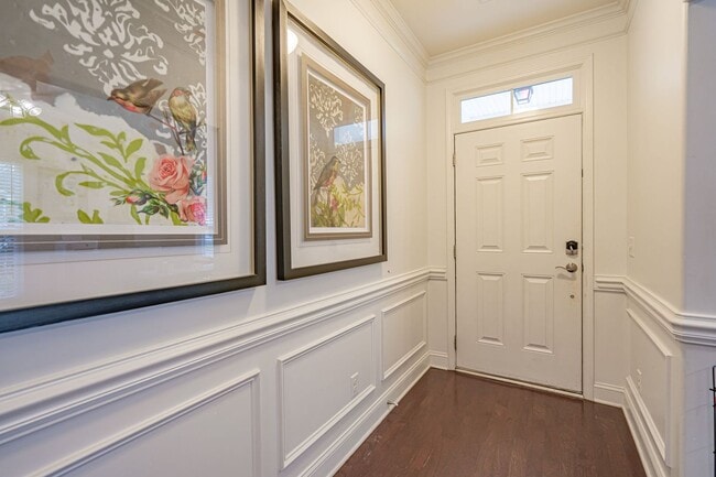 Building Photo - Forest Lakes Pooler