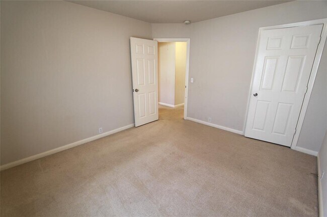 Building Photo - 629 Arrowood Pl