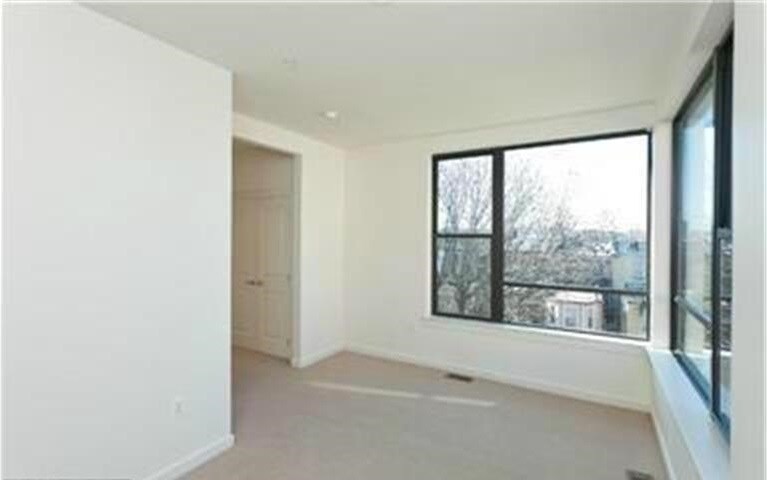 Building Photo - 117 Station North Mews