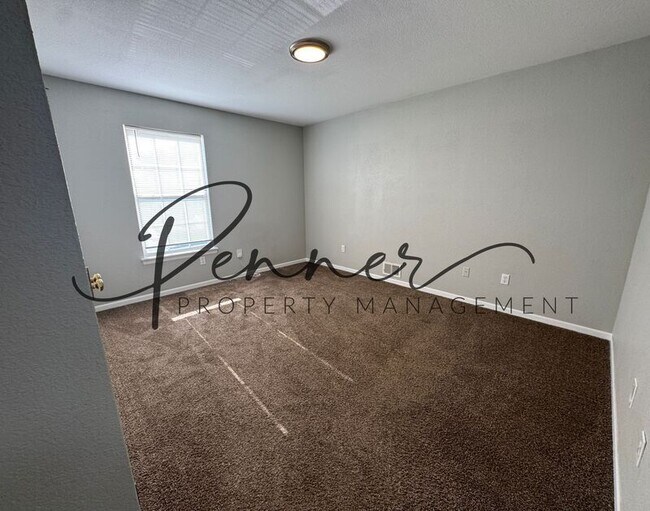 Building Photo - 1401 SE Henley Ct