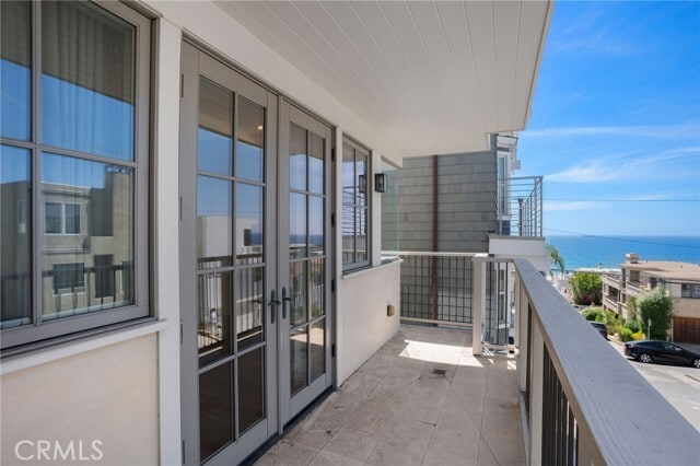 Building Photo - 328 28th St