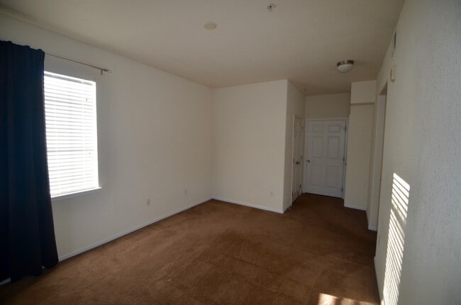Building Photo - 15700 E Jamison Dr