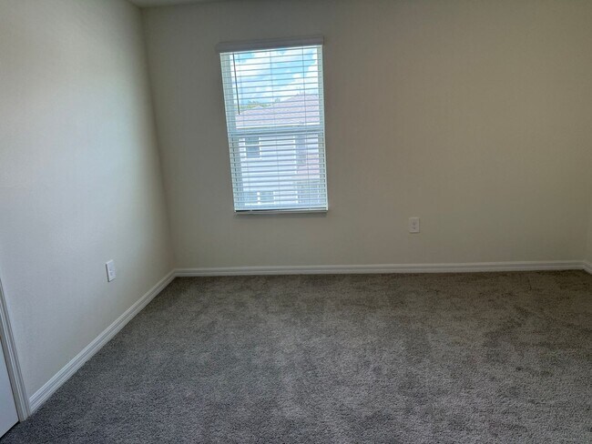 Building Photo - 5124 SW 48th Ln