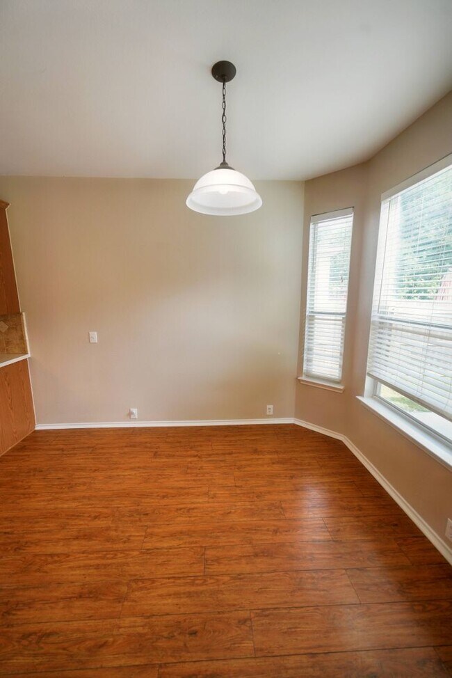 Building Photo - 4736 Green Bluff Dr