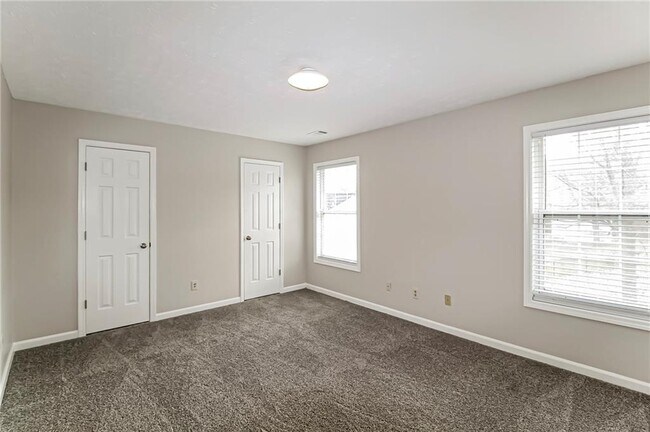 Building Photo - 3387 Summit Glen Dr
