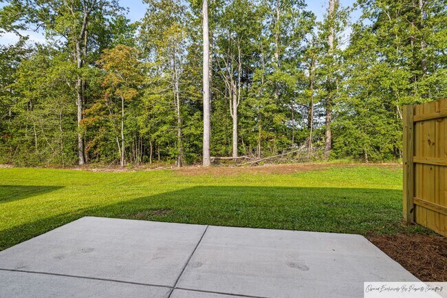 Building Photo - STUNNING TOWNHOUSE IN LEXINGTON'S MURRAY V...