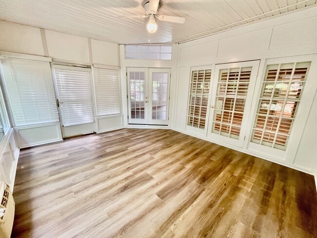 Building Photo - 95116 Village Dr