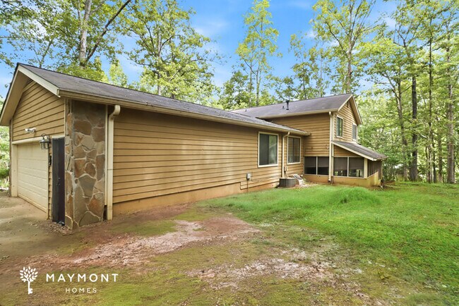 Building Photo - Inviting 4-Bedroom Douglasville Home