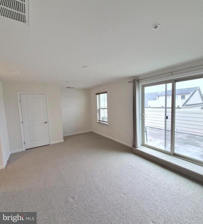 Building Photo - 9128 Landon House Ln