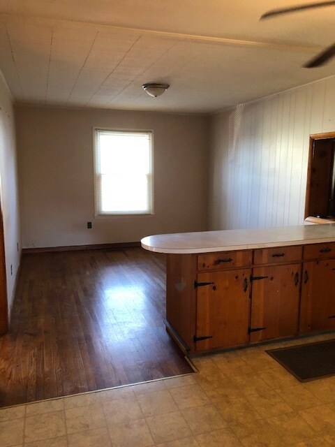 Building Photo - 426 Henderson Dr