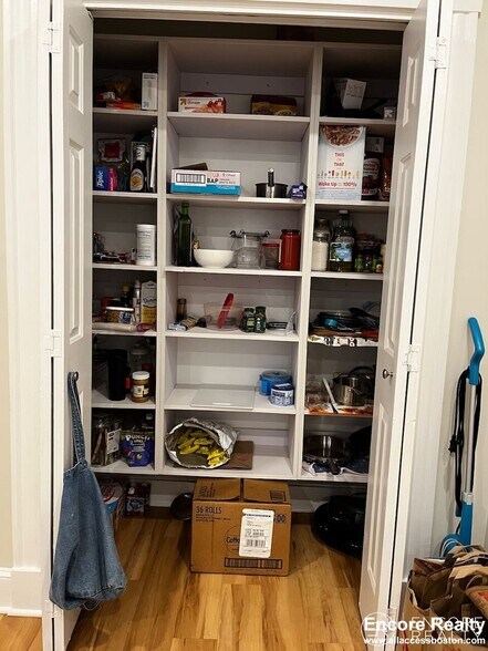 Building Photo - 822 Beacon St