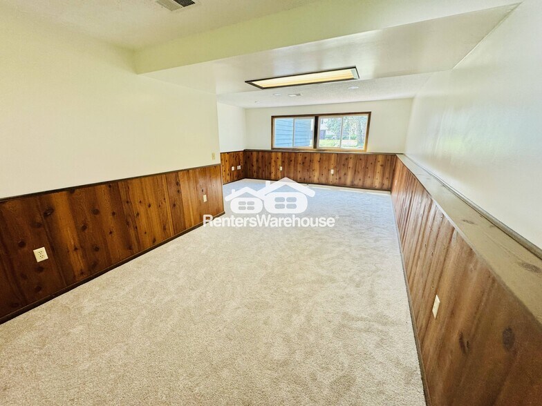 Building Photo - 905 97th Ln NE