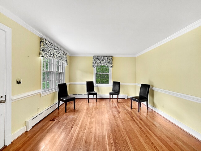 Living Room - 307 Indian Springs Rd