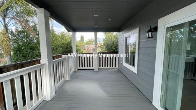 Building Photo - Walnut Creek, Beautiful 2 bedroom 2 bathroom home, Great location!