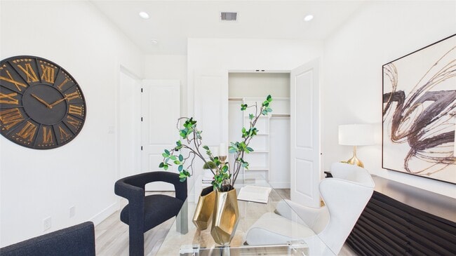 Building Photo - 2417 Harrington St