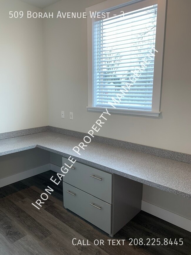 Building Photo - 509 Borah Ave W