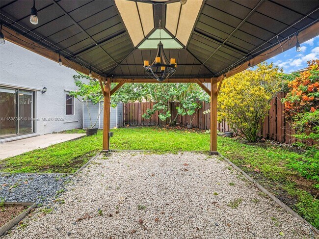 Building Photo - 15531 SW 54th Terrace