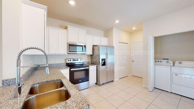 Building Photo - 67 Oarsman Xing Dr