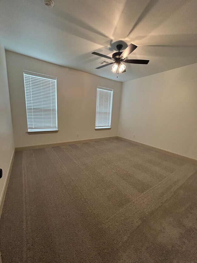 Building Photo - Brand New 3 Bedroom Home in Deer Creek School District