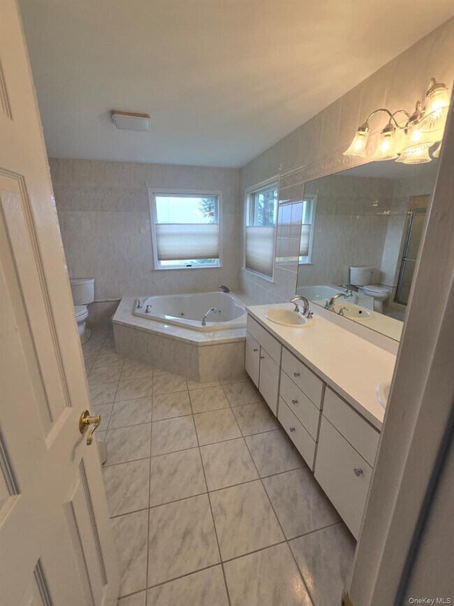 Building Photo - 54 Wilderness Dr