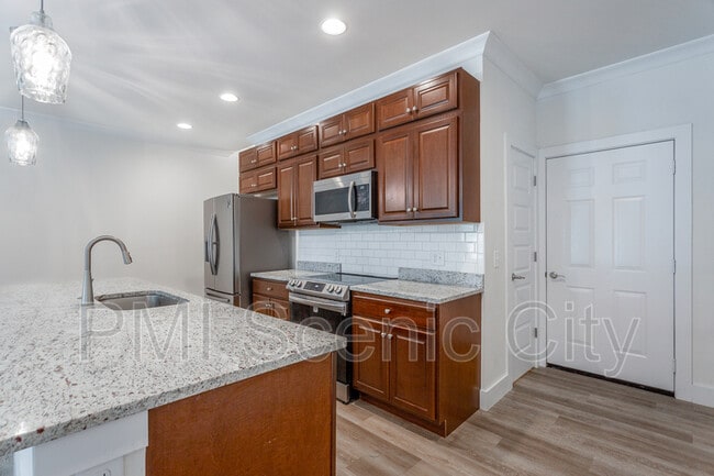 Building Photo - 1886 Young Rd SE