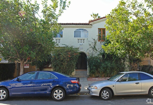 Building Photo - 415 N Spaulding Ave