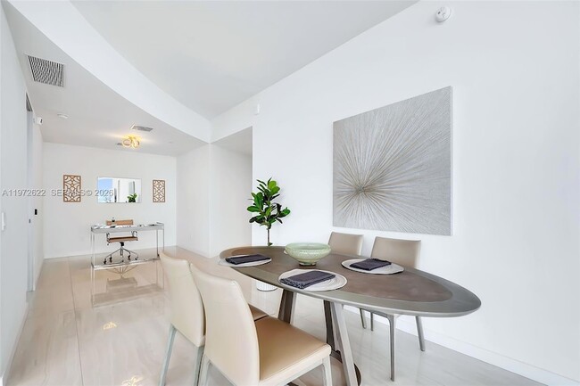 Building Photo - 18975 Collins Ave