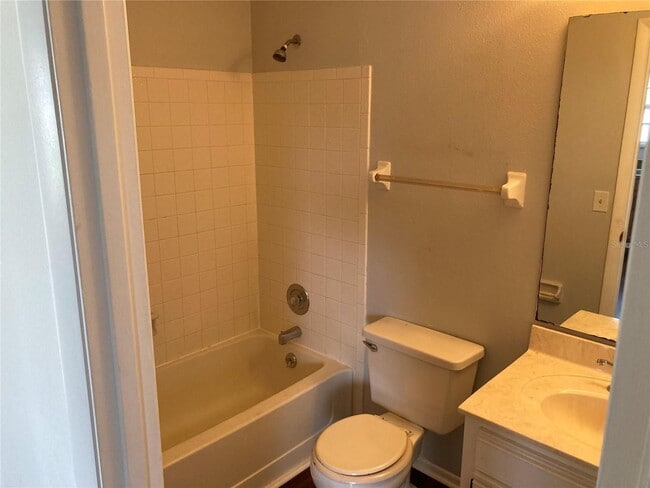 Building Photo - 2/2 Home in Silver Springs Shores