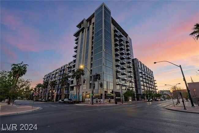Building Photo - 353 E Bonneville Ave