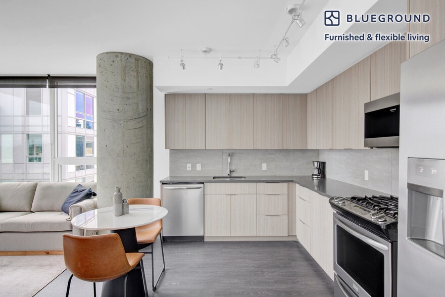 Building Photo - 2116 4th Ave