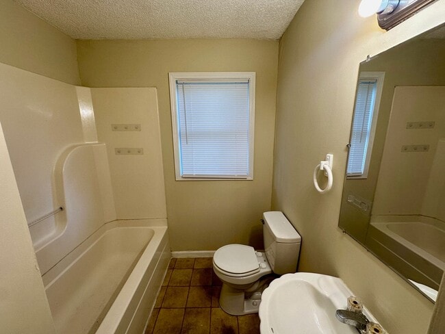 Building Photo - 10516 E 27th Terrace S