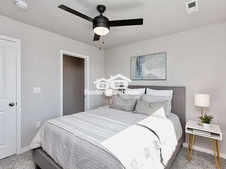 Building Photo - 3622 NE Kara Ln