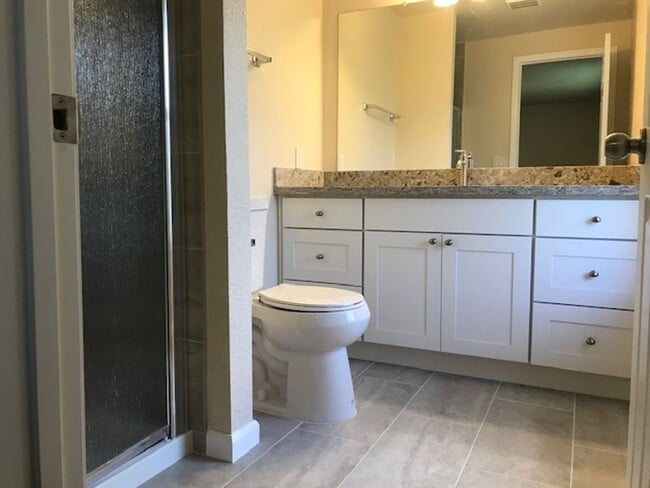 Building Photo - Beautifully remodeled 2 Story SFH 4 BD 2.5...