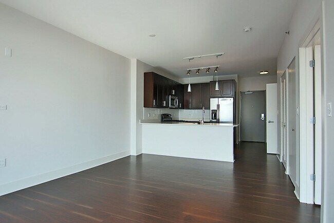 Building Photo - 1460 N Halsted St