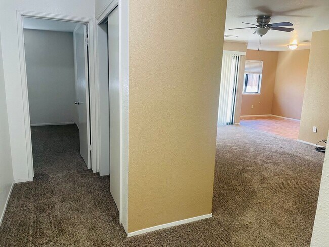 Building Photo - 2220 Sunmist Ln