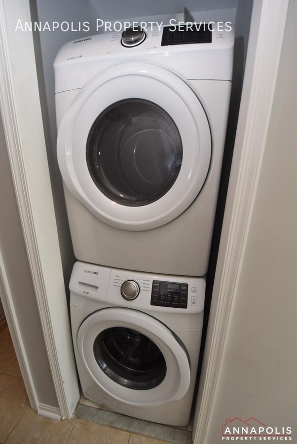 Building Photo - 1363 Washington Dr