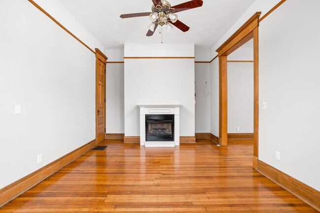 Building Photo - 319 E 13th St