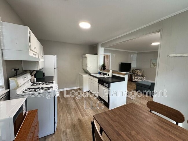 Building Photo - 275 Boulevard Heights