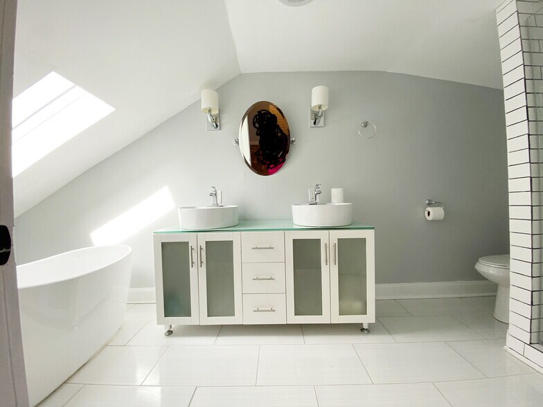 Master Bath - 1101 N 2nd St