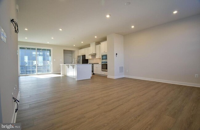 Building Photo - 120 Emily Wy