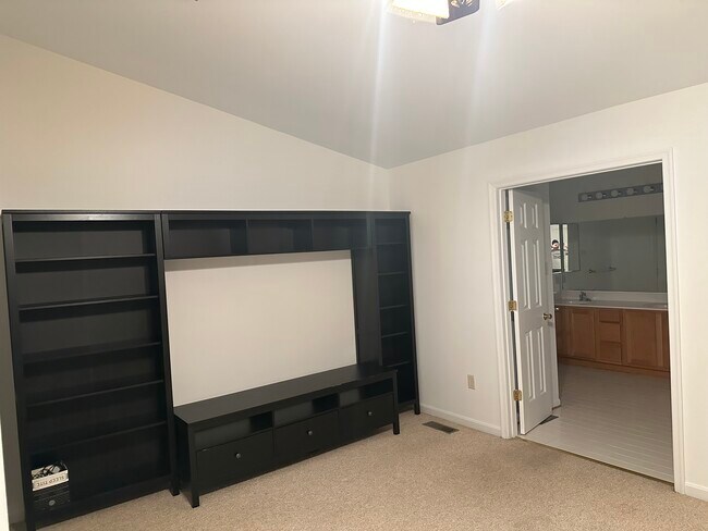 Building Photo - 7231 Calm Sunset