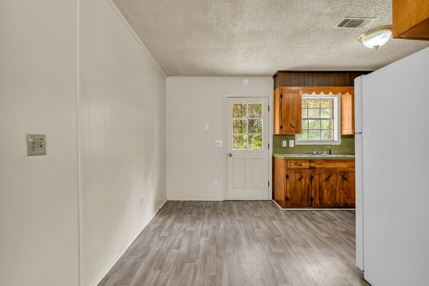 Building Photo - 128 Wyman Dr