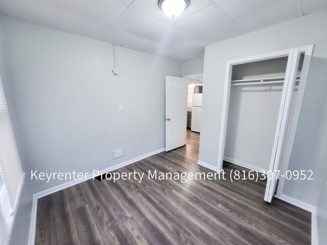 Building Photo - 2 Bed 1 Bath ready to rent!