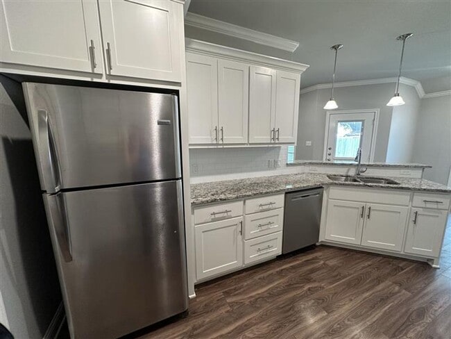 Building Photo - Magnolia Park #10722