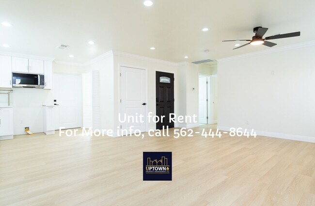 Building Photo - House - 2 Bedrooms / 2 Baths / Commerce