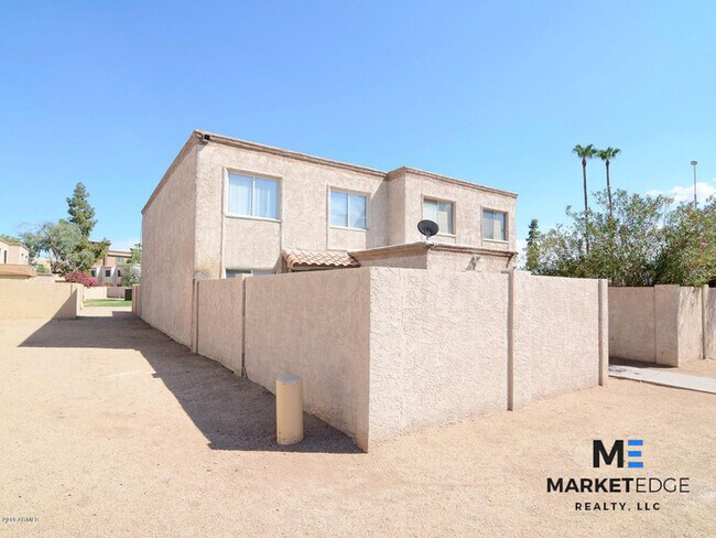 Building Photo - 2Bed/1Bath House at 48th/Broadway! JOIN TH...