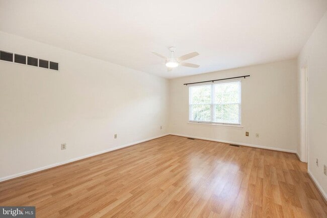 Building Photo - 112 Whistling Swan Ln