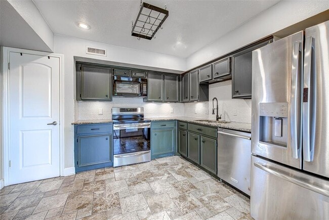 Building Photo - 177 World of Tennis Sq